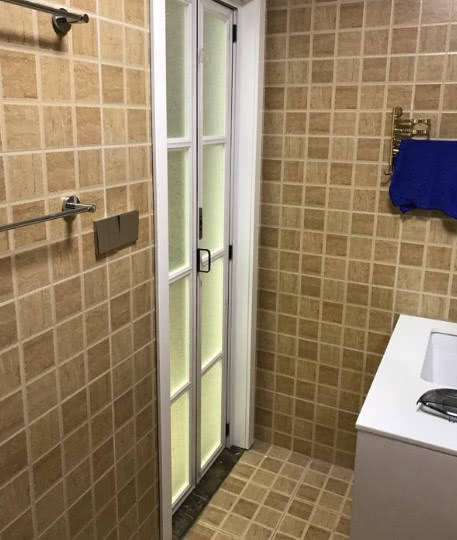 卫生间用什么门