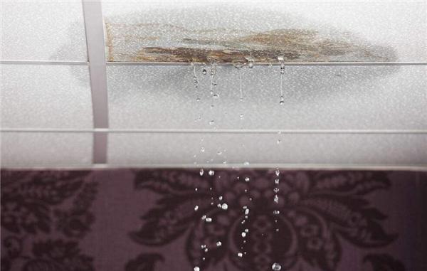 家里天花板漏水的原因及鉴定方法