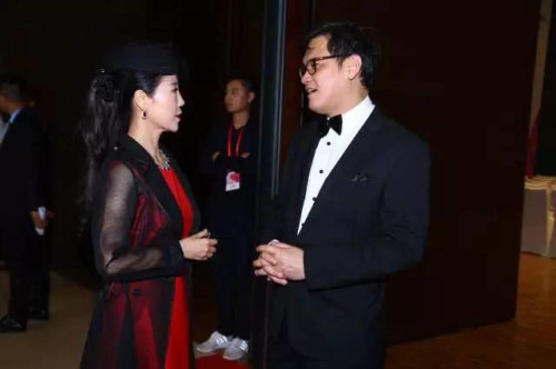 家装女王东易日盛联合创始人杨劲，闪耀2017 福布斯中国杰出商界女性颁奖典礼