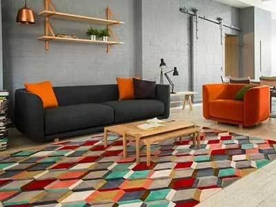 创意图案地毯为客厅注入时尚个性，让空间亮起来