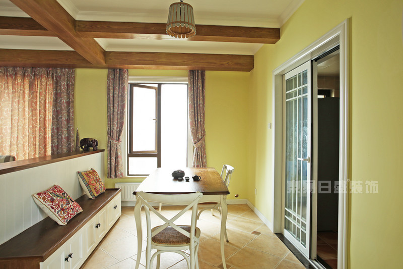 欧式装修客厅的特点 如何搭配客厅欧式沙发