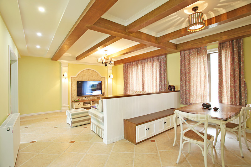 欧式装修客厅的特点 如何搭配客厅欧式沙发