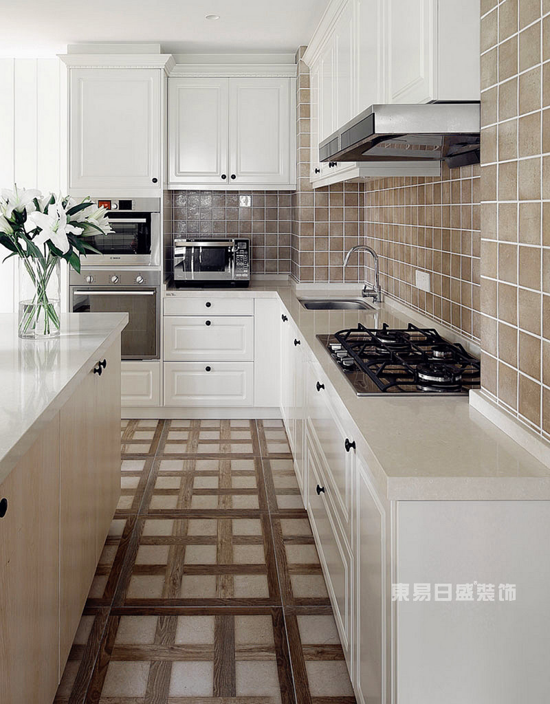 厨房装修是用瓷砖还是瓷片_东易日盛装饰分析瓷砖和瓷片的区别