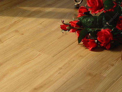实木地板保养方法