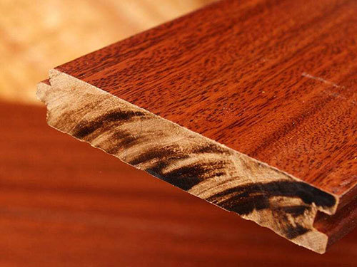 如何分辨实木地板质量的好坏