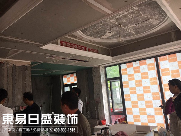 镇江设计中心工作人员到南京施工现场参观学习