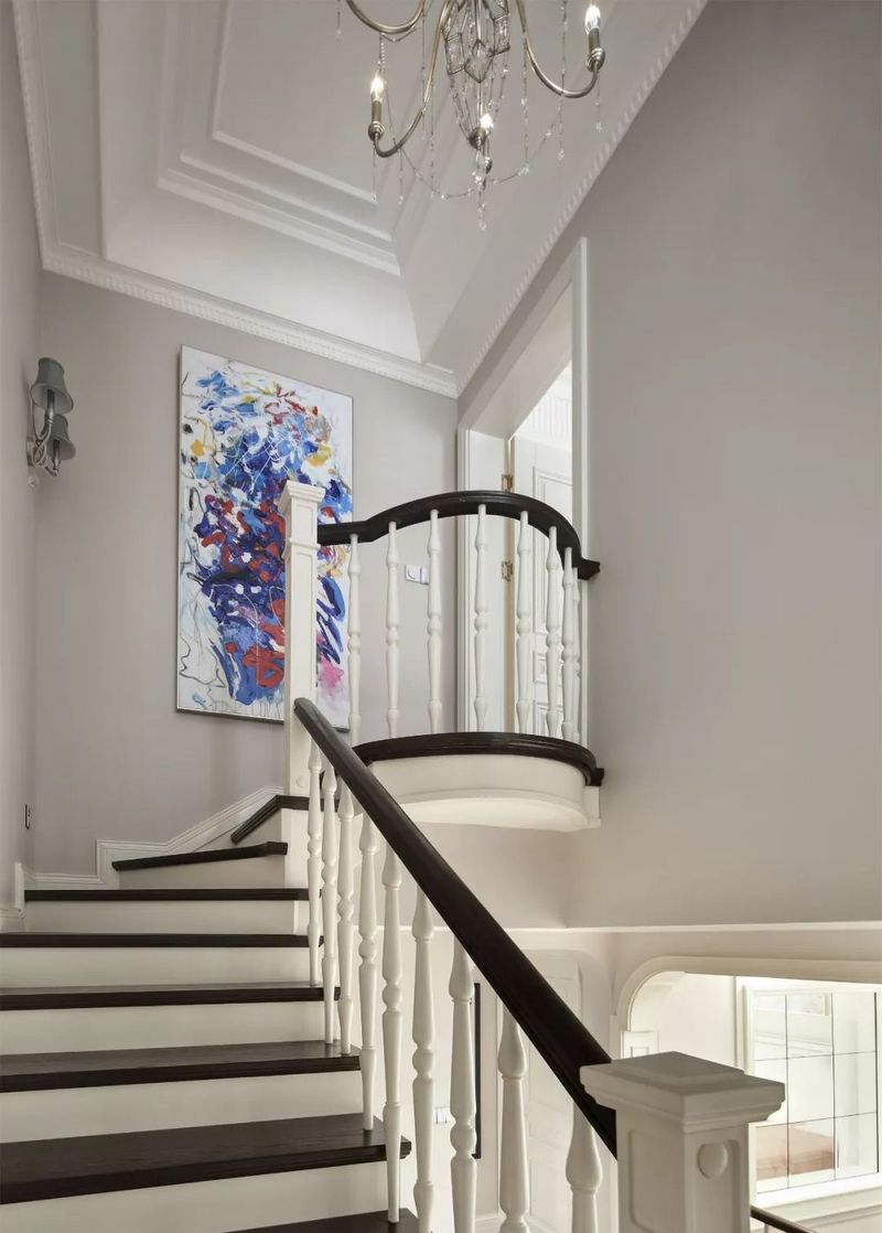 泰州别墅装修中，楼梯如何设计会更好看?