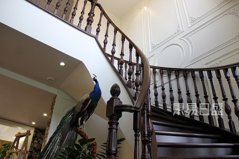 别墅装修楼梯设计