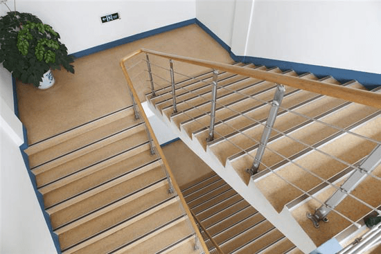 【别墅装修】打造丰富层次感的楼梯 用对材质来帮你