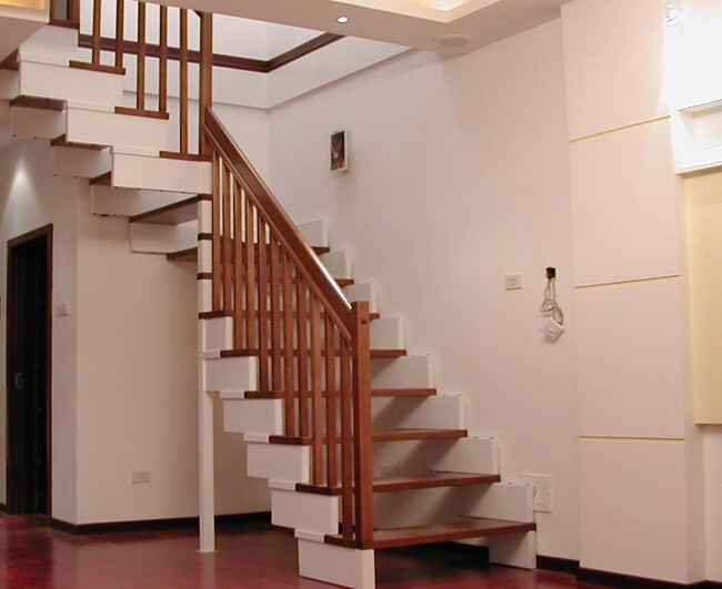 跃层装修楼梯怎么设计