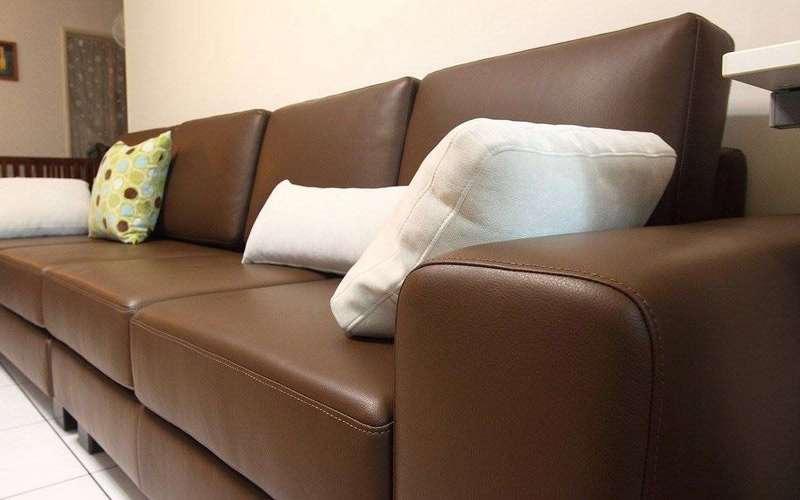 深圳十大装修公司皮质沙发搭配以及色彩选择