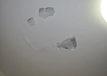 装修后墙面出现空鼓是什么原因，怎么处理好？
